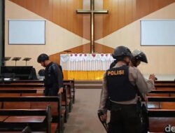 Cegah Ancaman Teror, Unit Jibom Sterilisasi 9 Gereja di Cirebon