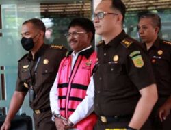Menteri Kominfo Johnny G Plate Ditahan