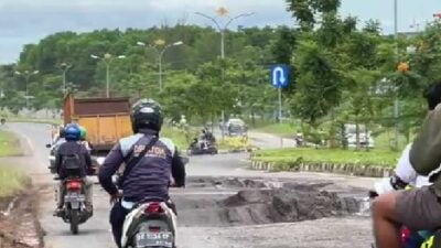 Jalan rusak di Lampung