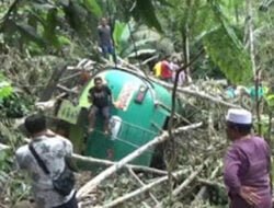 Truk Tangki CPO Masuk Jurang Sedalam 25 Meter, 1 Tewas 1 Orang Kritis