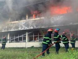 Kantor Pajak Lama di Padang Terbakar