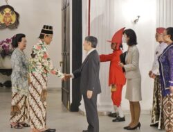Kaisar Jepang Naruhito Meriahkan Malam di Keraton Jogja dengan Raja Sri Sultan HB X
