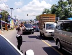 Libur Panjang, Arus Kendaraan Menuju Garut Padat Merayap, Polisi Terapkan One Way untuk Mengurai Kemacetan