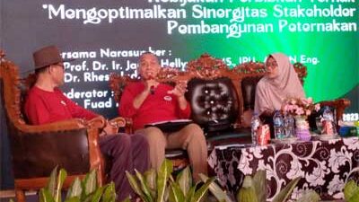 Prof Dr James Heliward dan Dr Resthi Indrastuti sebagai pembicara dalam talk show dan Dr Fuad Madarisa sebagai moderator