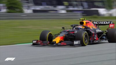Max Verstappen Mengamankan Pole Position