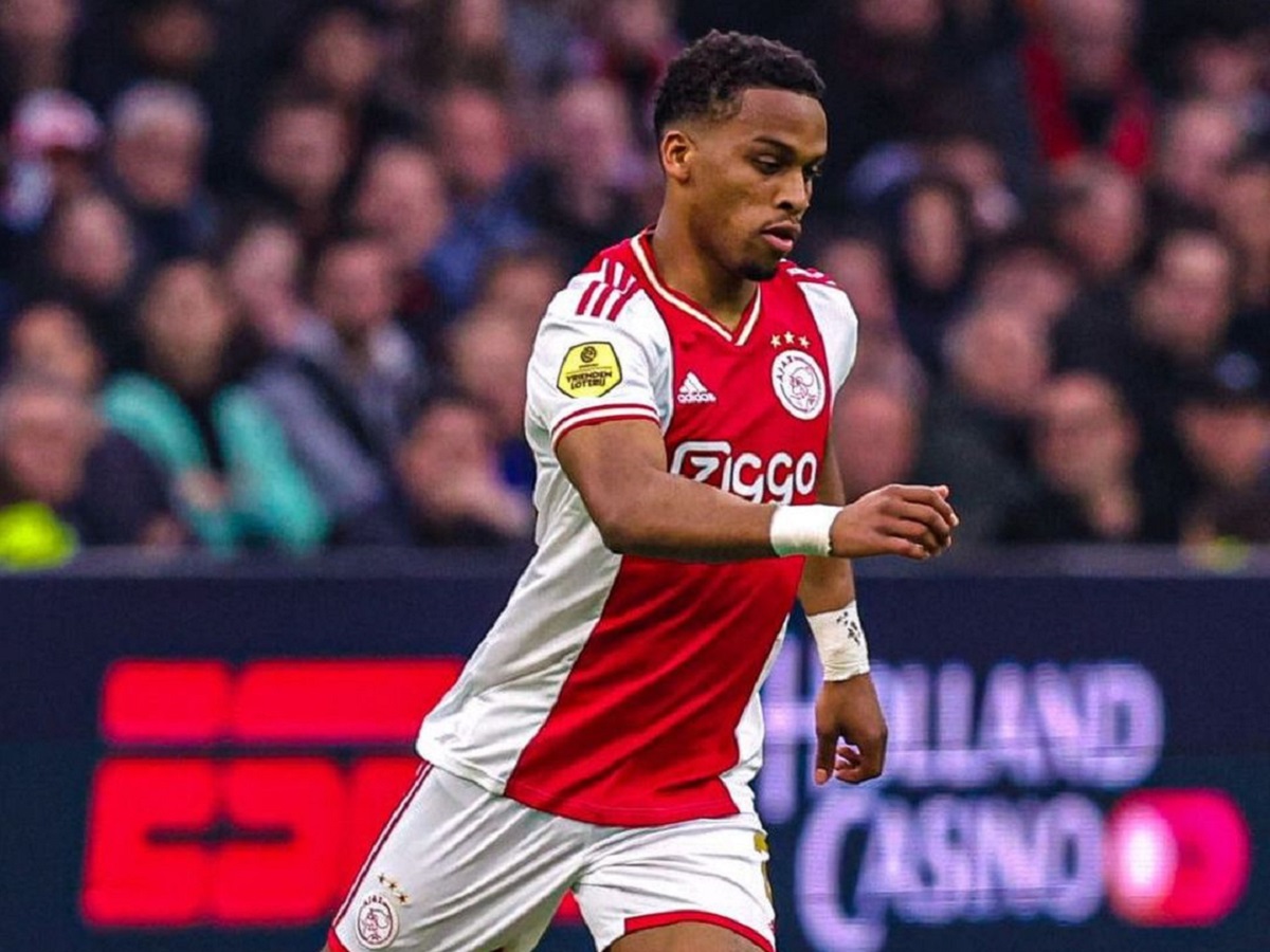 ARSENAL Berpotensi Meresmikan Perekrutan Jurrien Timber