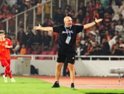 Gemuruh Suporter Persija Jakarta Membuat Pelatih PSM Makassar Terkesan