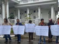 Buntut Kasus Inses Ibu dan Anak, Wartawan Bukittinggi Berunjuk Rasa Menolak Pembatasan Kerja Jurnalis oleh Wali Kota Erman Safar