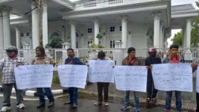 Wartawan Bukittinggi berunjuk rasa atas pernyataan walikota.