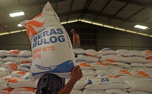 Stok Beras Bulog masih kosong.