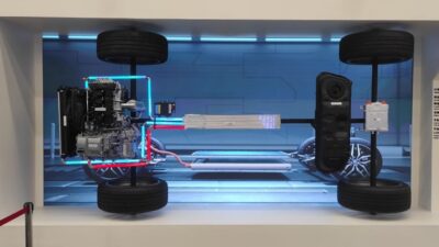 Alasan BYD pakai baterai LFP ketimbang nikel.