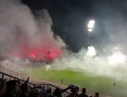 Semen Padang FC Terancam Denda Besar, Suporter Berulah dengan Flare di Pertandingan Final