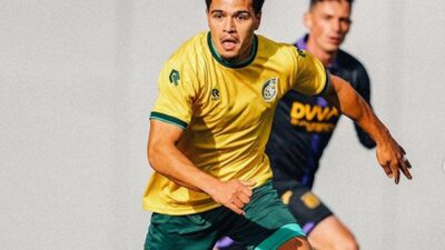 Ragnar Oratmangoen kala membela Fortuna Sittard.