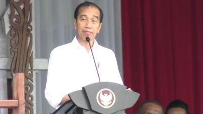 Jokowi cek harga bawang hingga beras.
