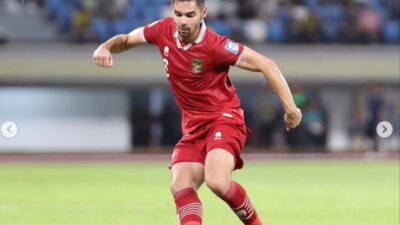 Sandy Walsh kala membela Timnas Indonesia.