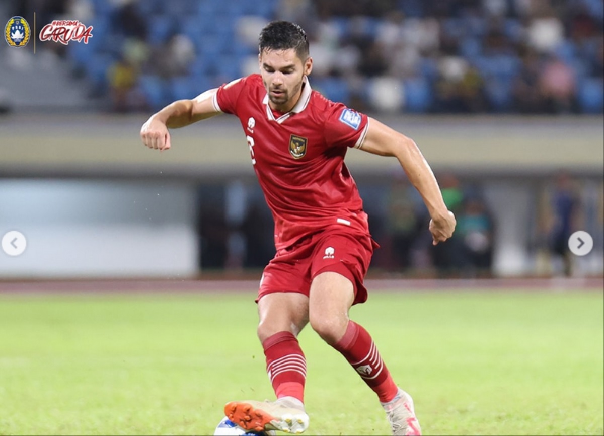 Sandy Walsh kala membela Timnas Indonesia.