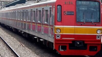 KAI Commuter Berlakukan Pola Operasi Khusus karena Pohon Tumbang di Jalur KRL