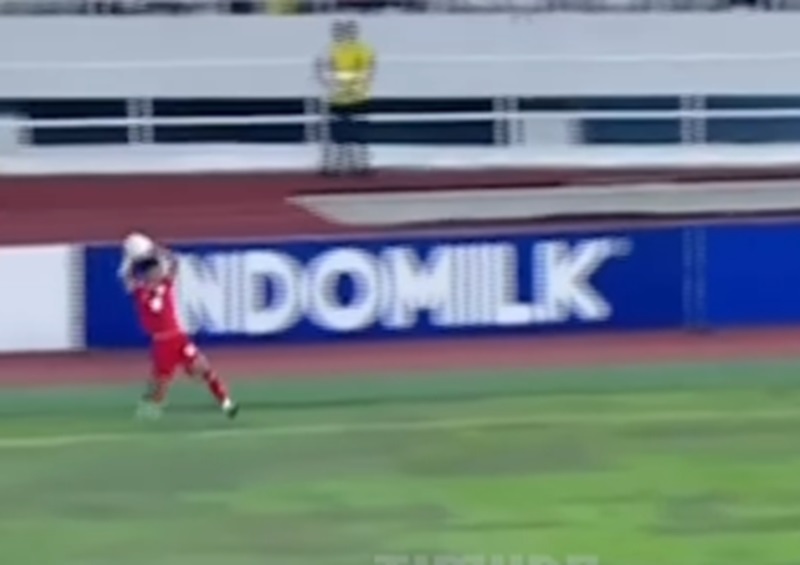 Lemparan ke dalam Pratama Arhan menjadi awal gol Timnas Indonesia.