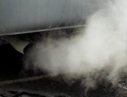 Peringatan Penting, Asap Putih di Knalpot Bisa Jadi Tanda Kebocoran Oli