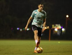 Netizen Heboh Temukan Doppelganger Jay Idzes di Indonesia