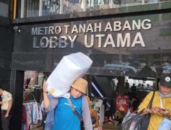 Kepadatan Pasar Tanah Abang, Tren Kunjungan Masyarakat Saat Lebaran