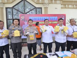 Polda Jambi Berhasil Meringkus Tiga Tersangka Pengedar 100 Kg Sabu, Satu Tersangka Dilakukan Tindakan Tegas