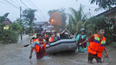Banjir Kota Padang, 200 Polisi Dikerahkan Evakuasi Korban