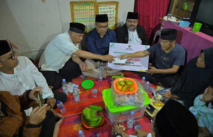 Gubernur Sumbar Mahyeldi singgah sahur di rumah Hatta Yandri.