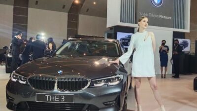 All New BMW 320i sport.