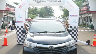 Ilustrasi pajak mobil daihatsu taruna.