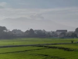 PVMBG Ingatkan Potensi Bahaya Gas di Kawah Gunung Tandikat, Warga Diimbau Waspadai