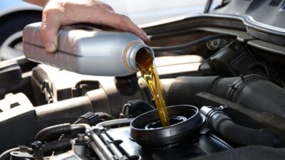 Usai mudik Lebaran oli mesin mobil perlu diganti?