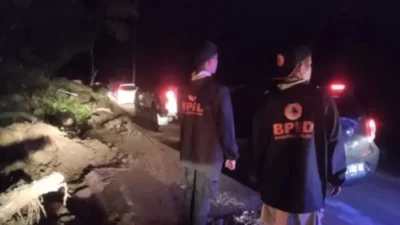 BPBD Solok Bersihkan Jalan Pasca-Tanah Longsor, Akses Kembali Normal