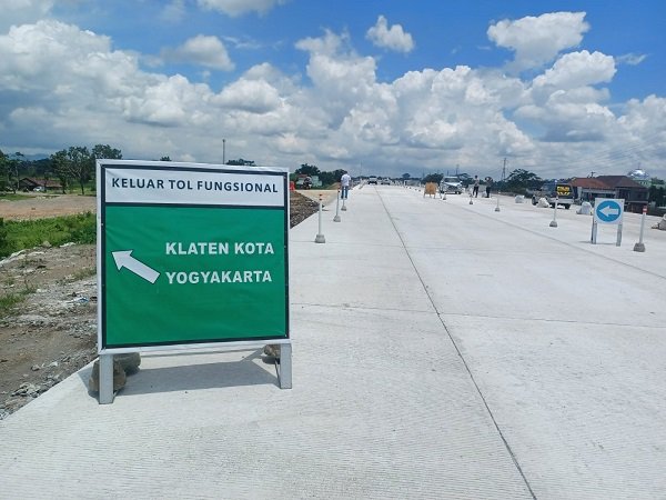 Jalan Tol Solo-Jogja.
