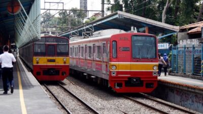 Jumlah penumpang KRL selama libur Lebaran.