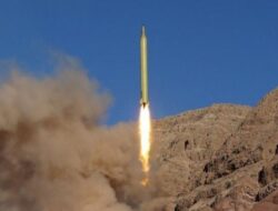 Serangan Houthi Sasar Kapal Dagang AS dan Israel di Perairan Yemen