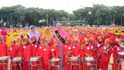 Budaya Minangkabau Dikenalkan kepada Anak-anak TK Padang Lewat Tari Piring