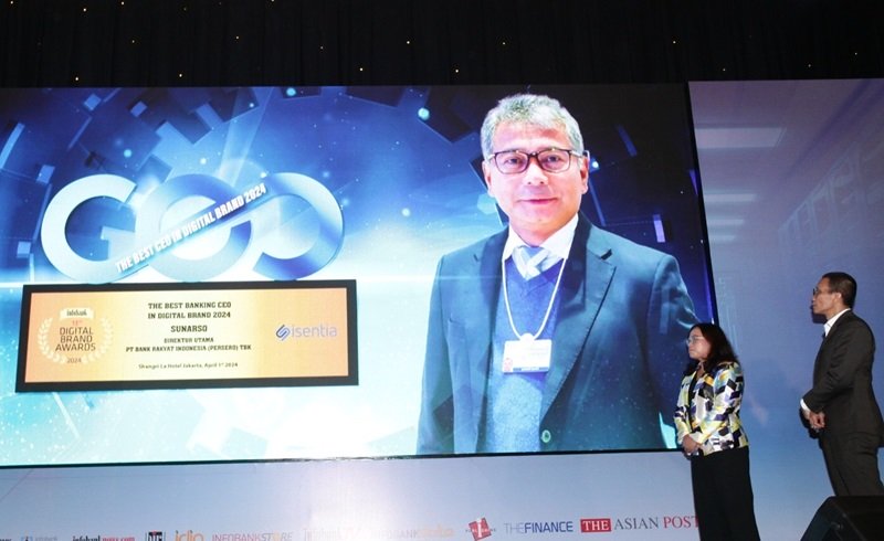 Dirut BRI sabet The Best CEO in Digital Brand.