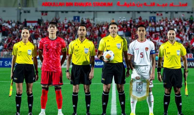 Wasit Shaun Evans memimpin laga Timnas Indonesia U-23 vs Timnas Korea Selatan U-23 dengan penuh pujian.
