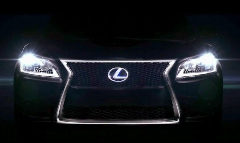 Berapa harga mobil Lexus paling murah?.