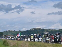 Pontedera Bergemuruh, Vespa World Days 2024 Catat Partisipasi 30.000 Penggemar Vespa