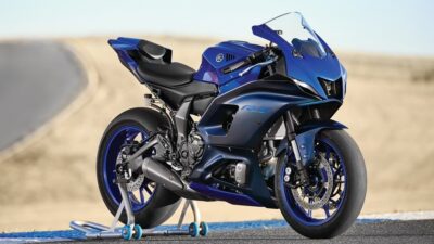 Yamaha YZF-R7.