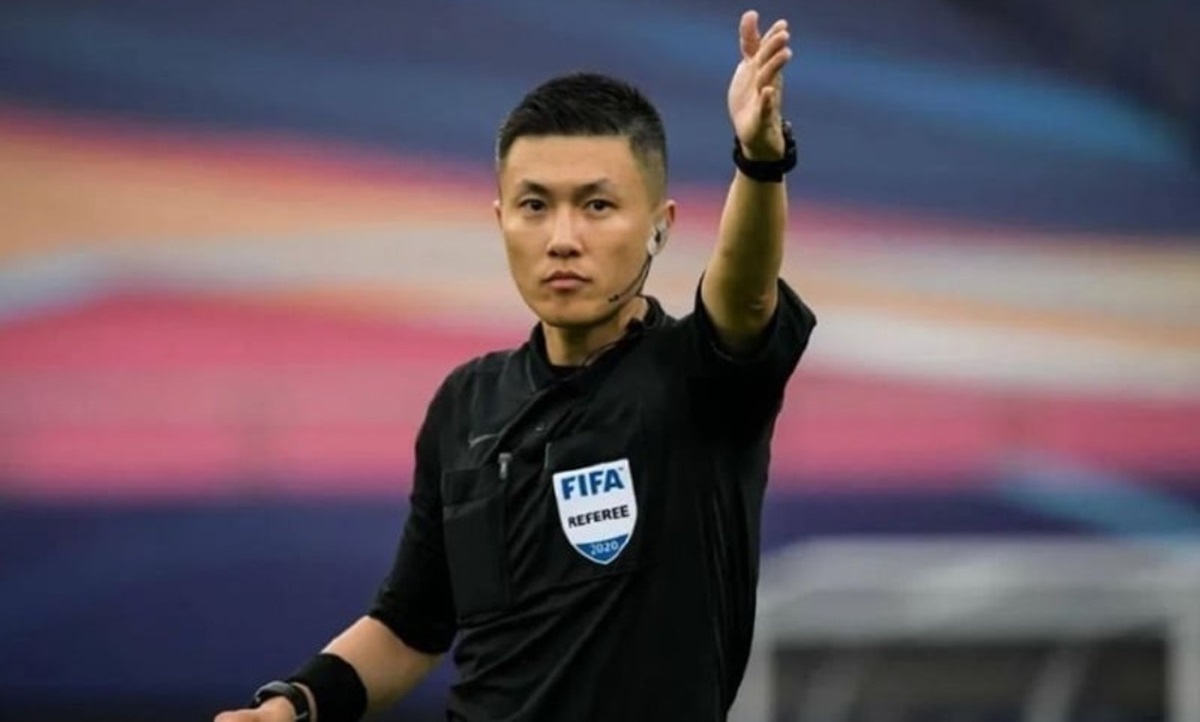Wasit Shen Yihao yang akan memimpin laga Timnas Indonesia U-23 vs Timnas Uzbekistan U-23.