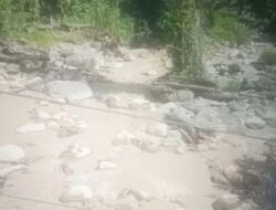 Bau Belerang Mengejutkan, Sungai Batang Nango Pasaman Barat Menjadi Sorotan Utama