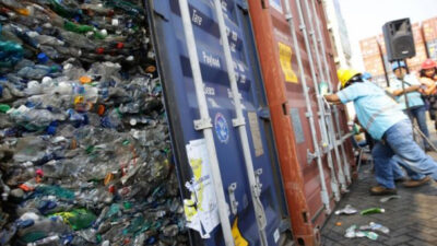 Komitmen Inaplas berantas masalah sampah plastik.