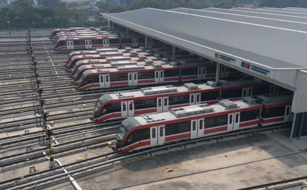 Jumlah penumpang lrt jabodetabek naik.