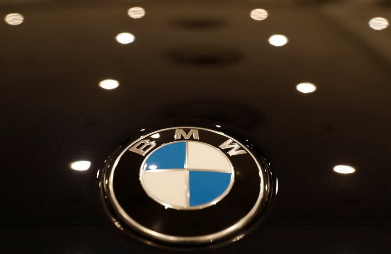BMW catat penjualan 1 juta unit mobil listrik.