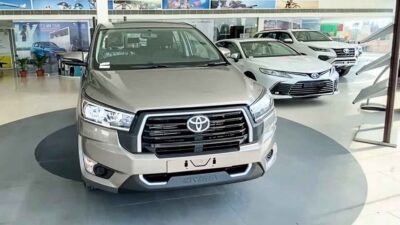 Toyota resmi luncurkan Innova baru pakai penggerak belakang.