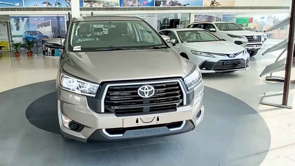 Toyota resmi luncurkan Innova baru pakai penggerak belakang.