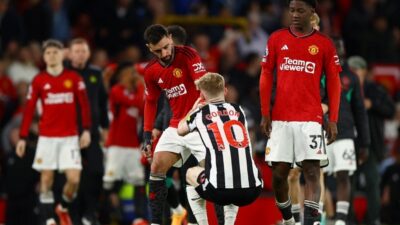 Manchester United menang 3-2 atas Newcastle United.